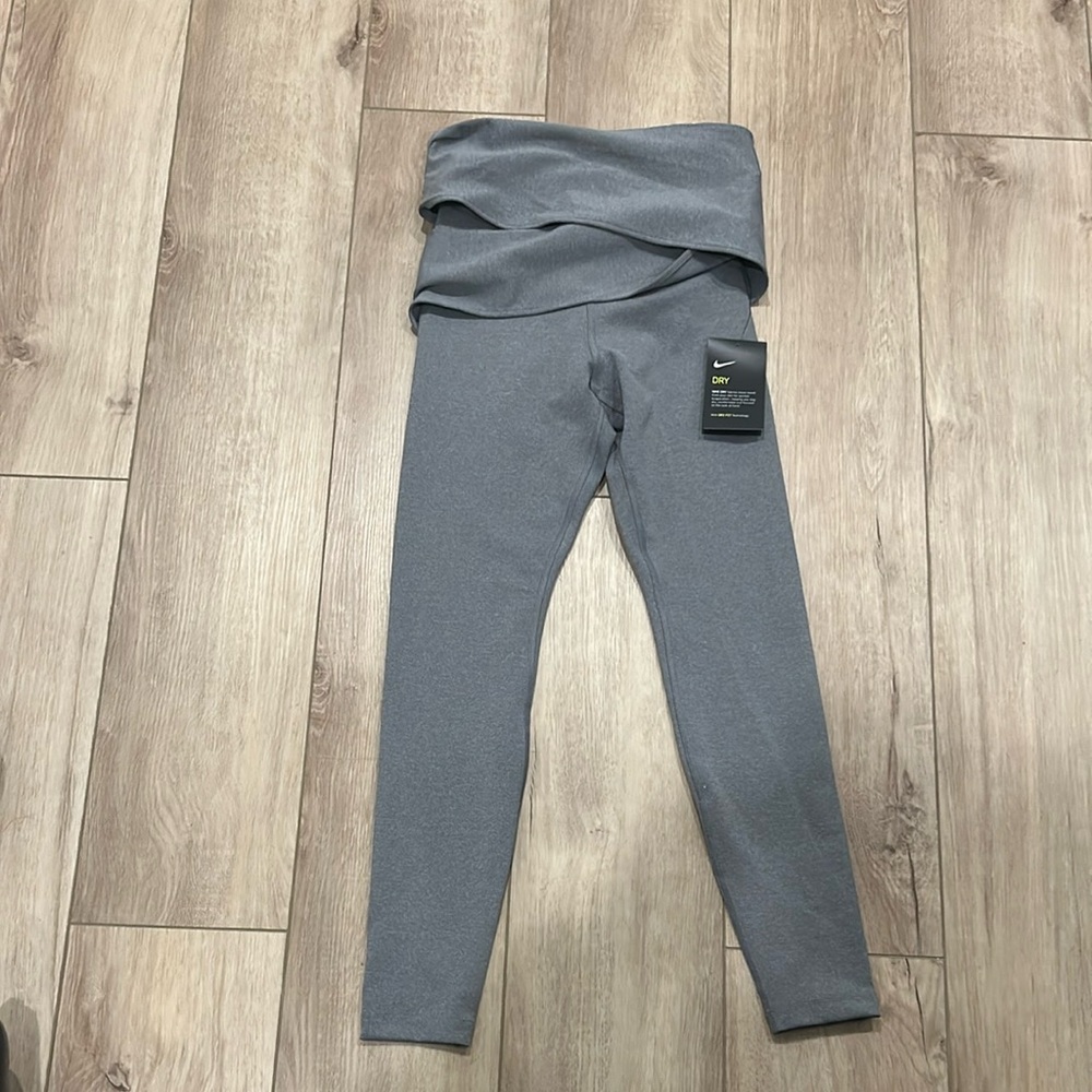 NWT Nike Dri-Fit Sculpt Victory Tight Fit High-Rise Leggings